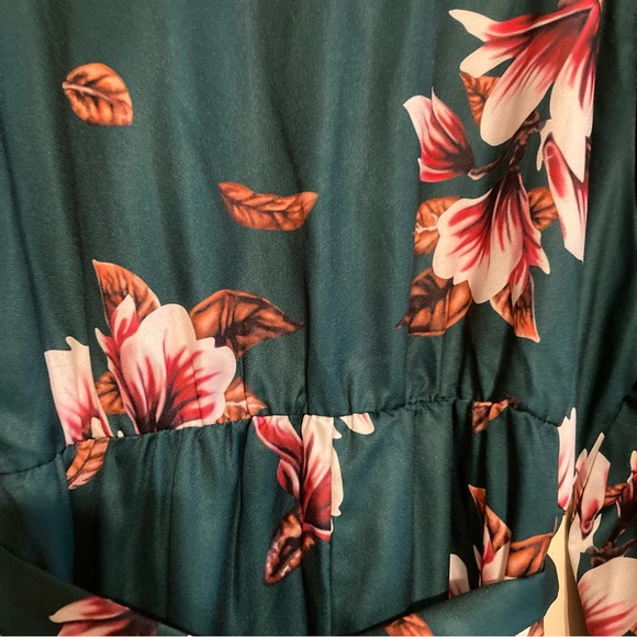 Emory Rose plus floral print lantern sleeve dress - Picture 4 of 8